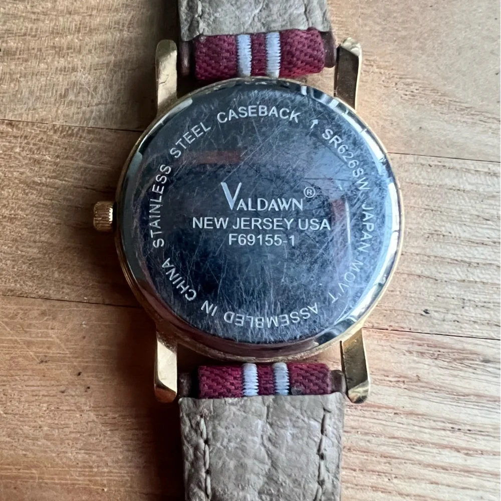Vintage Valdawn Americana American flag gold tone watch NEW BATTERY
